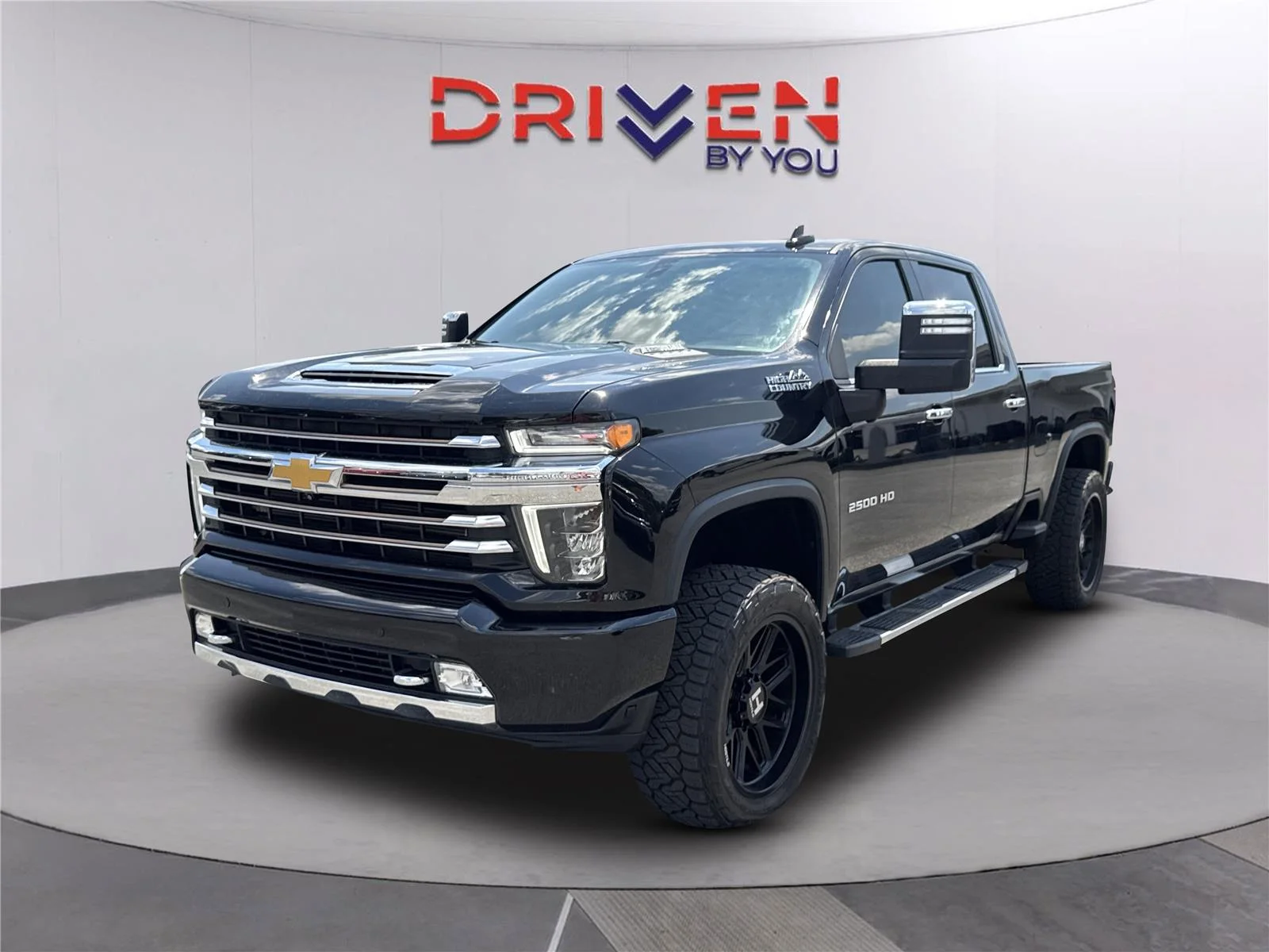 Used 2022 Black Chevrolet High Country image 8