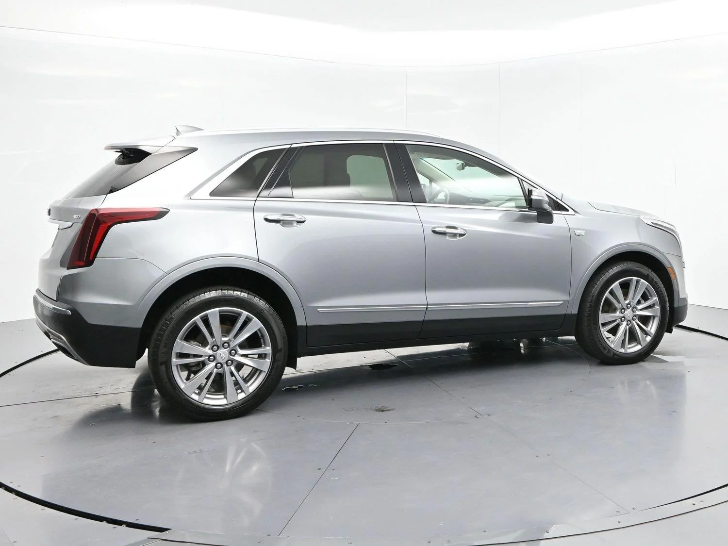 Used 2024 Argent Silver Metallic Cadillac Premium Luxury image 8