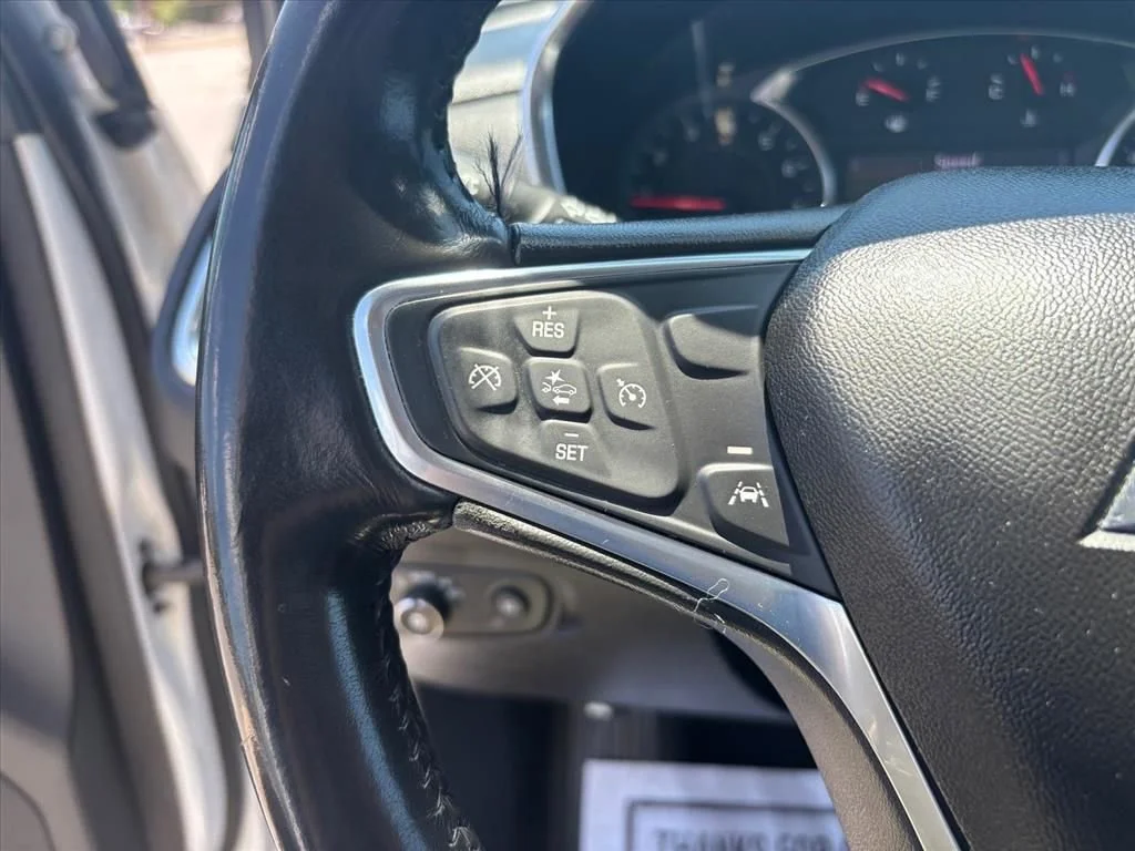Used 2020 SUMMIT WHITE Chevrolet LT image 16