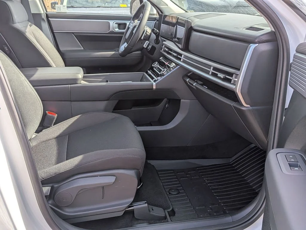 Used 2026 White Hyundai SE image 23