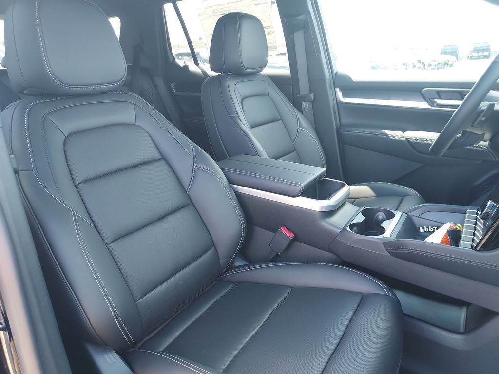 New 2026 Ebony Twilight Metallic GMC Elevation image 31