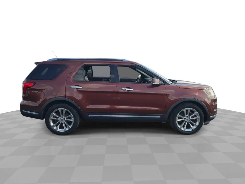 Used 2018 Red Ford Limited image 9