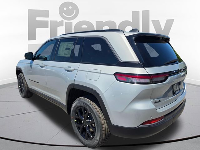 New 2026 Silver Zynith Exterior Paint Jeep Altitude image 7