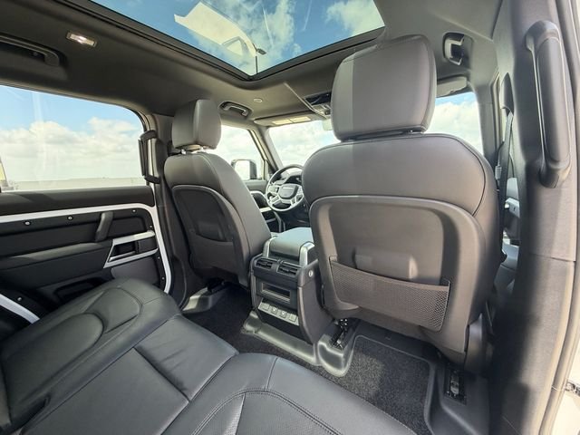 Certified Used 2024 Fuji White Land Rover S image 17