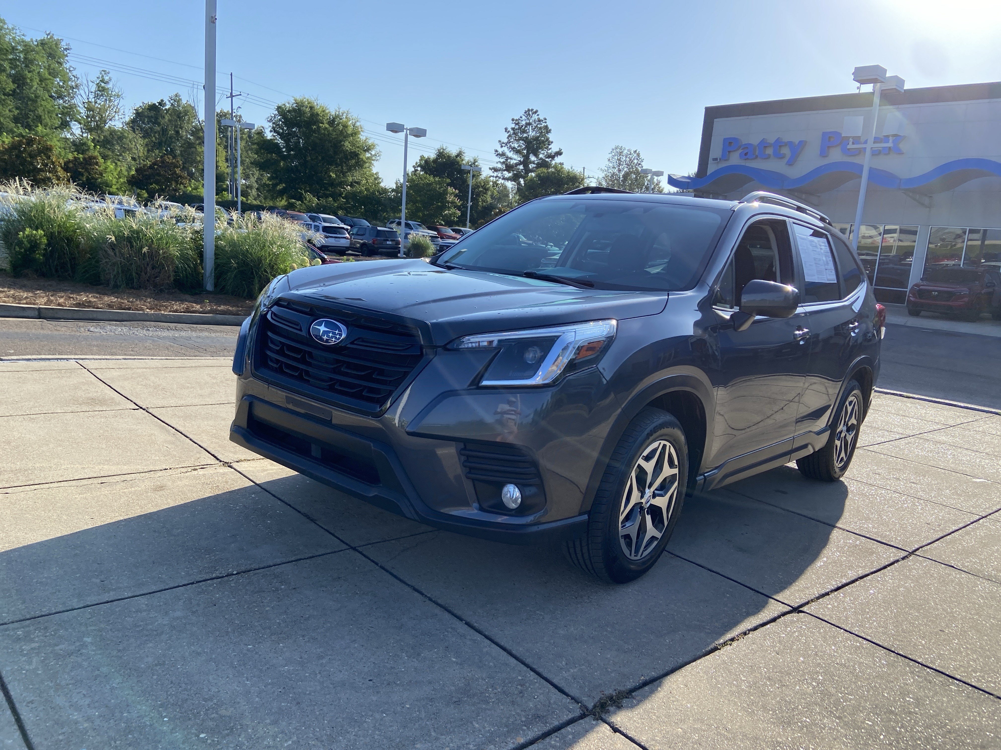 Used 2022 Magnetite Gray Metallic Subaru Premium image 4