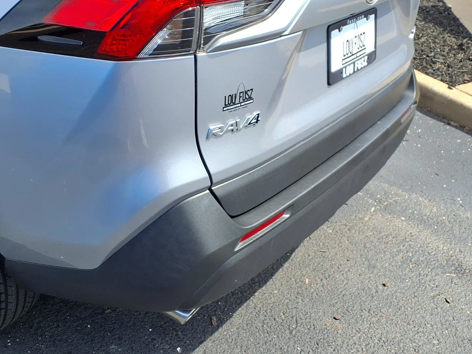 Used 2022 Silver Sky Metallic Toyota XLE image 24