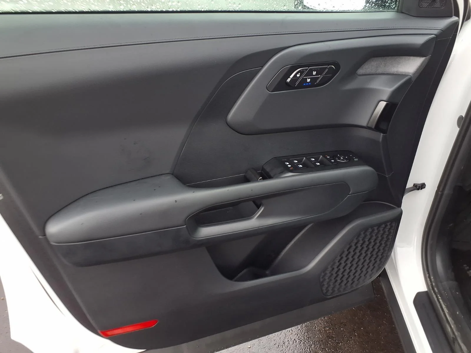 New 2027 Glacial White Pearl Kia X-Line EX image 12