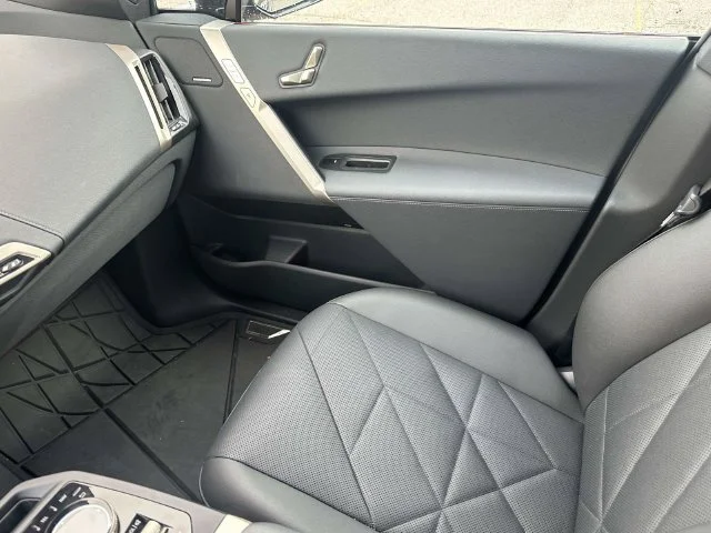 Certified Used 2024 Dark Graphite BMW xDrive50 image 36