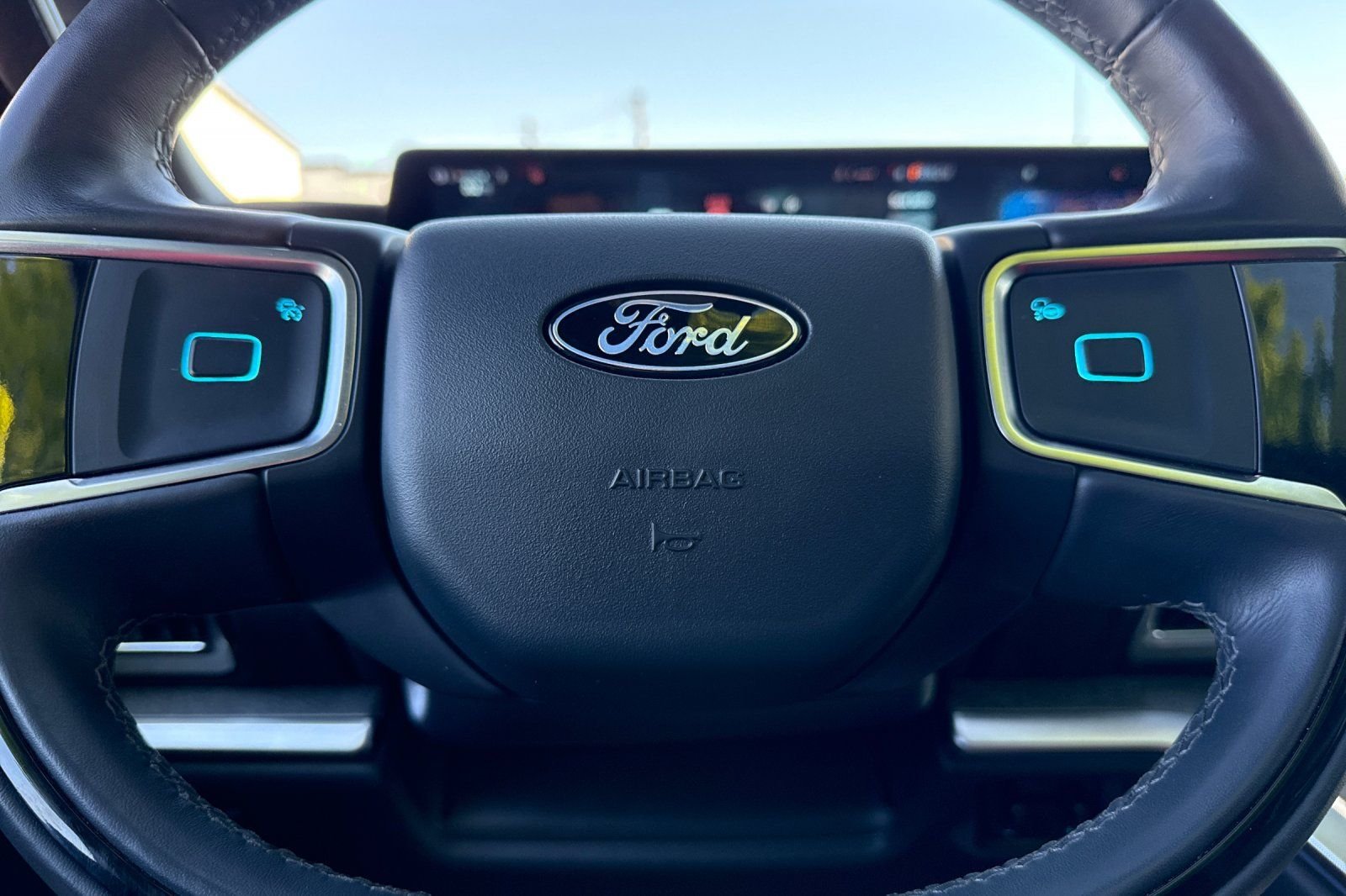 Used 2025  Ford Tremor image 25