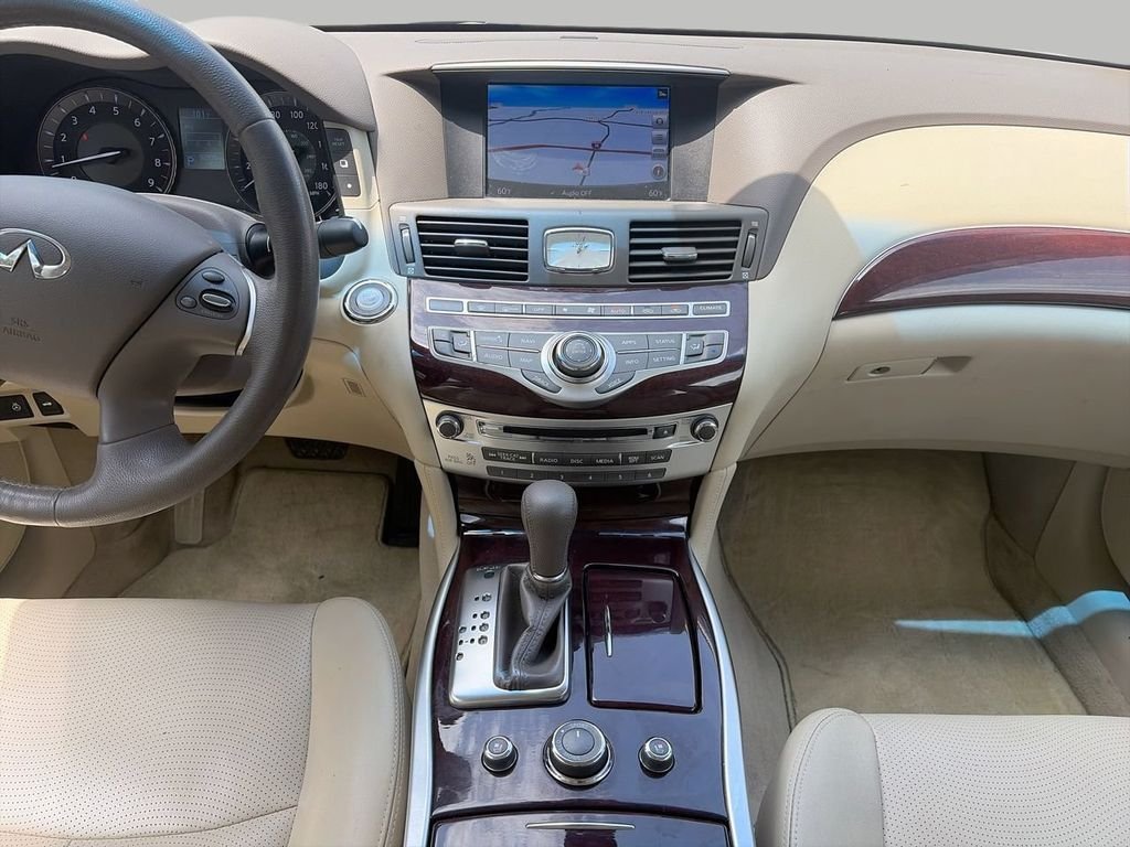 Used 2019 White INFINITI 3.7 image 11