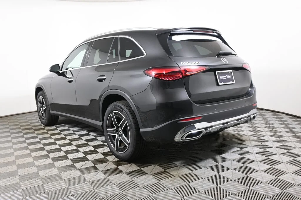 Used 2026  Mercedes-Benz GLC 300 image 5