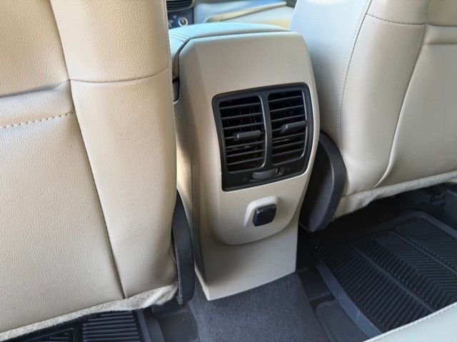 Used 2018 Magnetic Metallic Ford SEL image 7