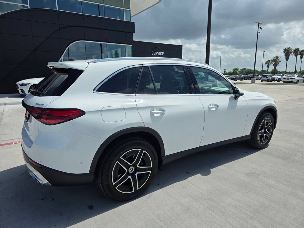 New 2026 Polar White Mercedes-Benz GLC 300 image 36