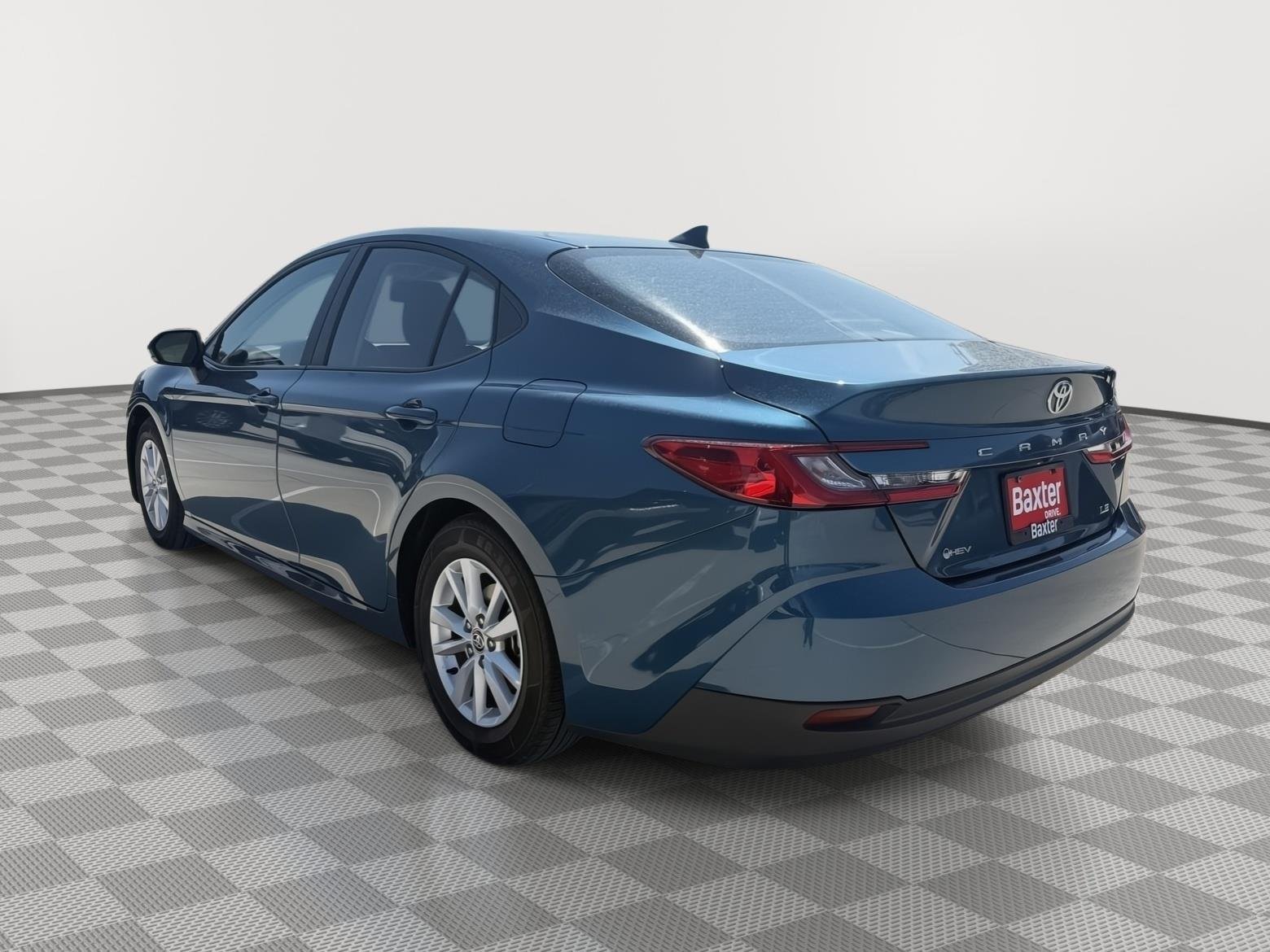 Used 2025 Ocean Gem Toyota LE image 7