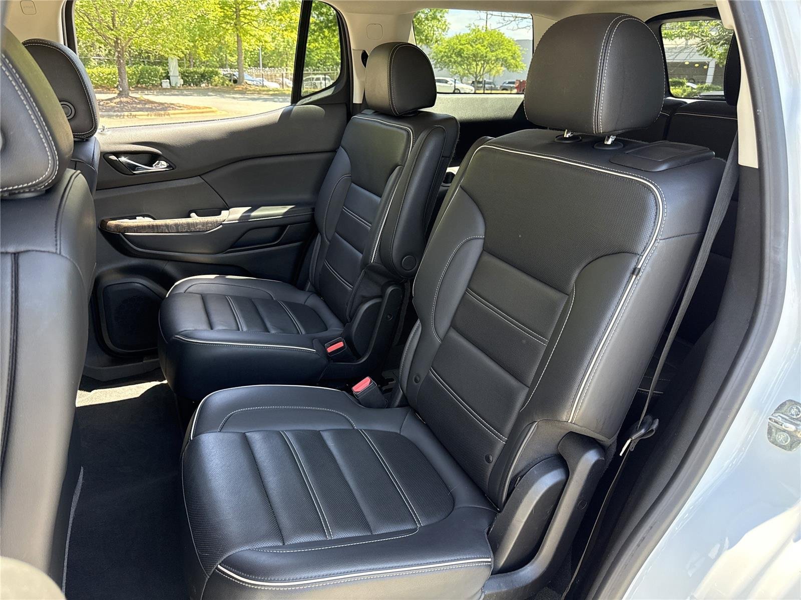 Used 2023 White Frost Tricoat GMC Denali image 22