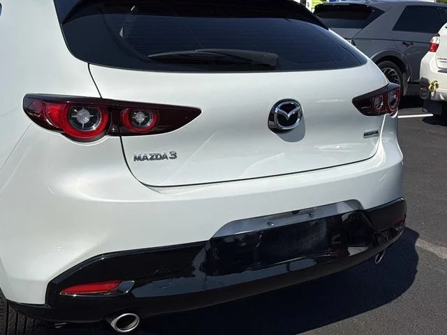 Used 2024 White Mazda 2.5 S Select Sport Base image 10