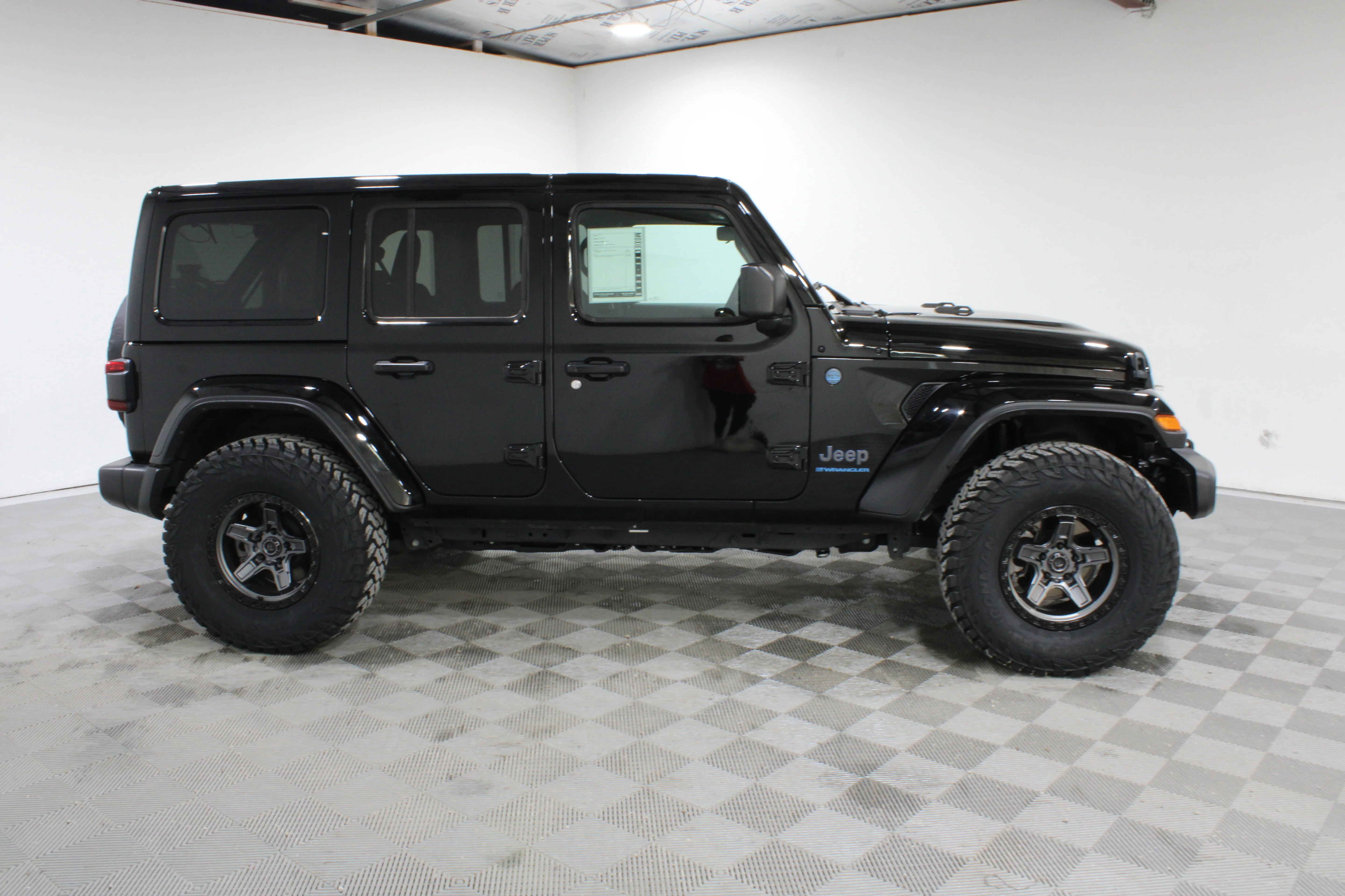 2025 Jeep Wrangler 4xe Sahara 4XE - Photo 28