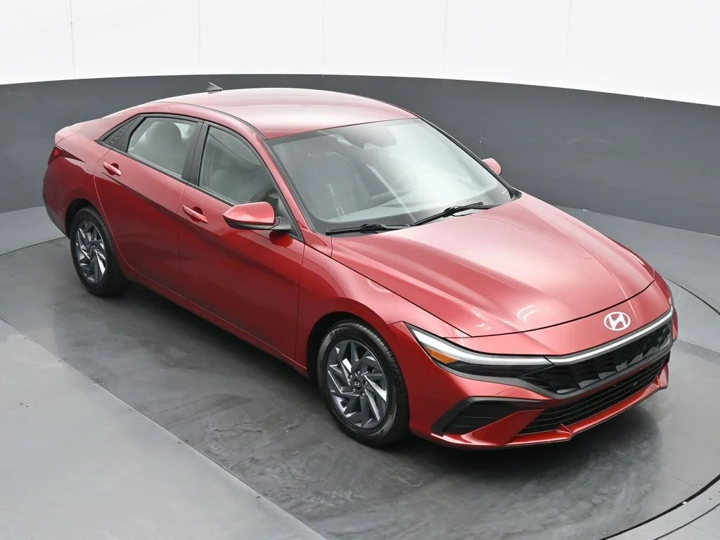 Used 2024 Red Hyundai SEL image 24