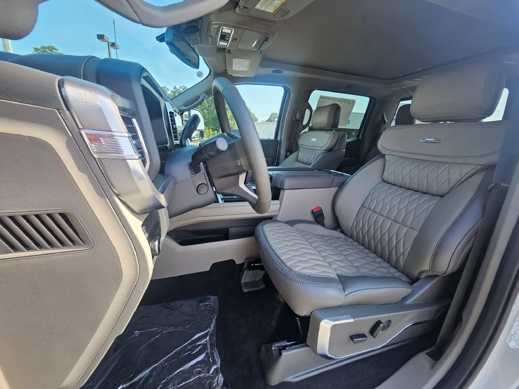 New 2026 Avalanche Ford F-250® Platinum® image 4