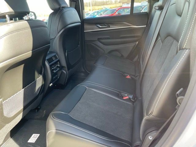 New 2026 Bright White Clearcoat Jeep Laredo Altitude image 10