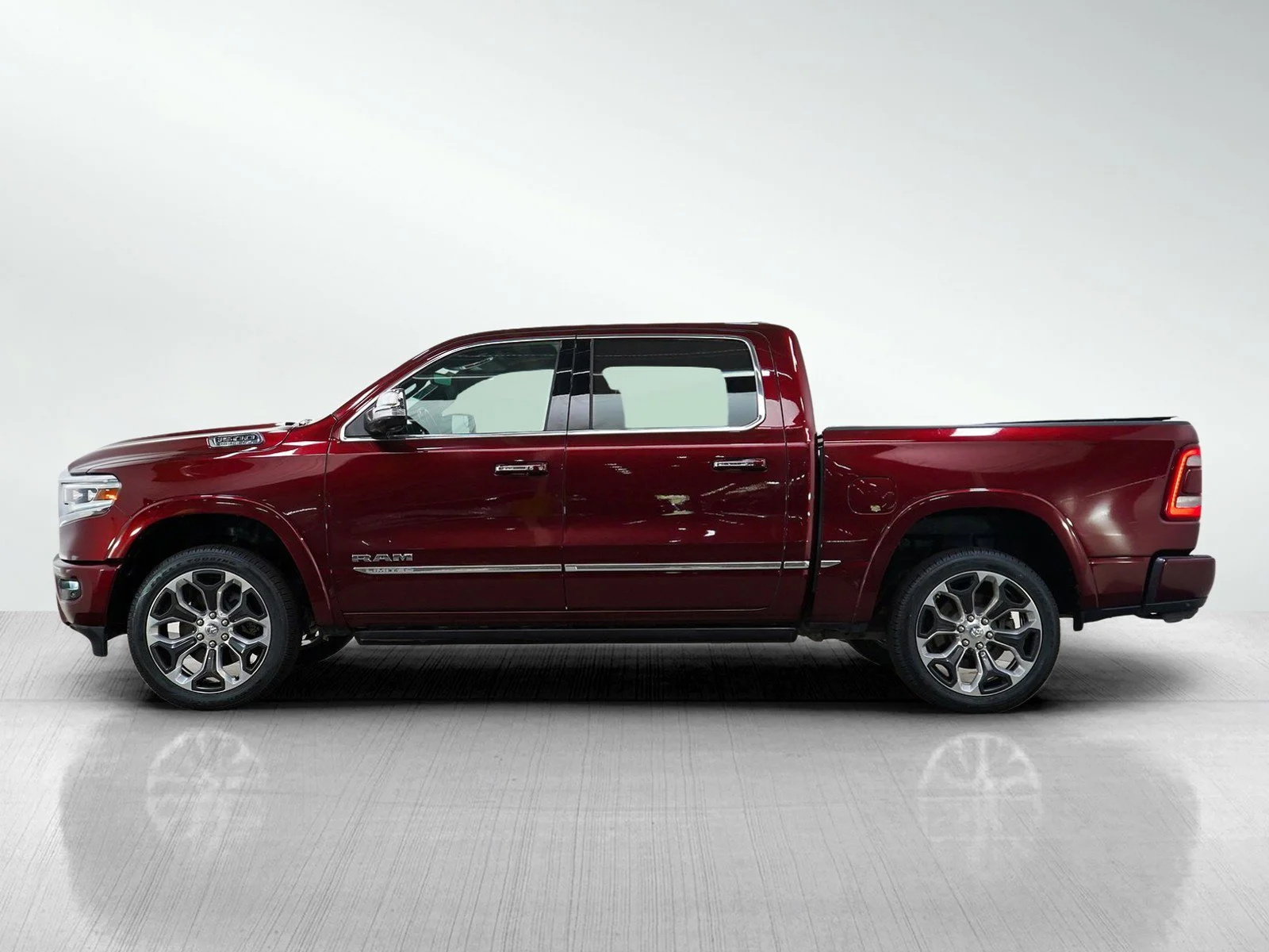 Used 2022 RAM Ram 1500 Limited with VIN 1C6SRFHT8NN483576 for sale in Hopkins, Minnesota