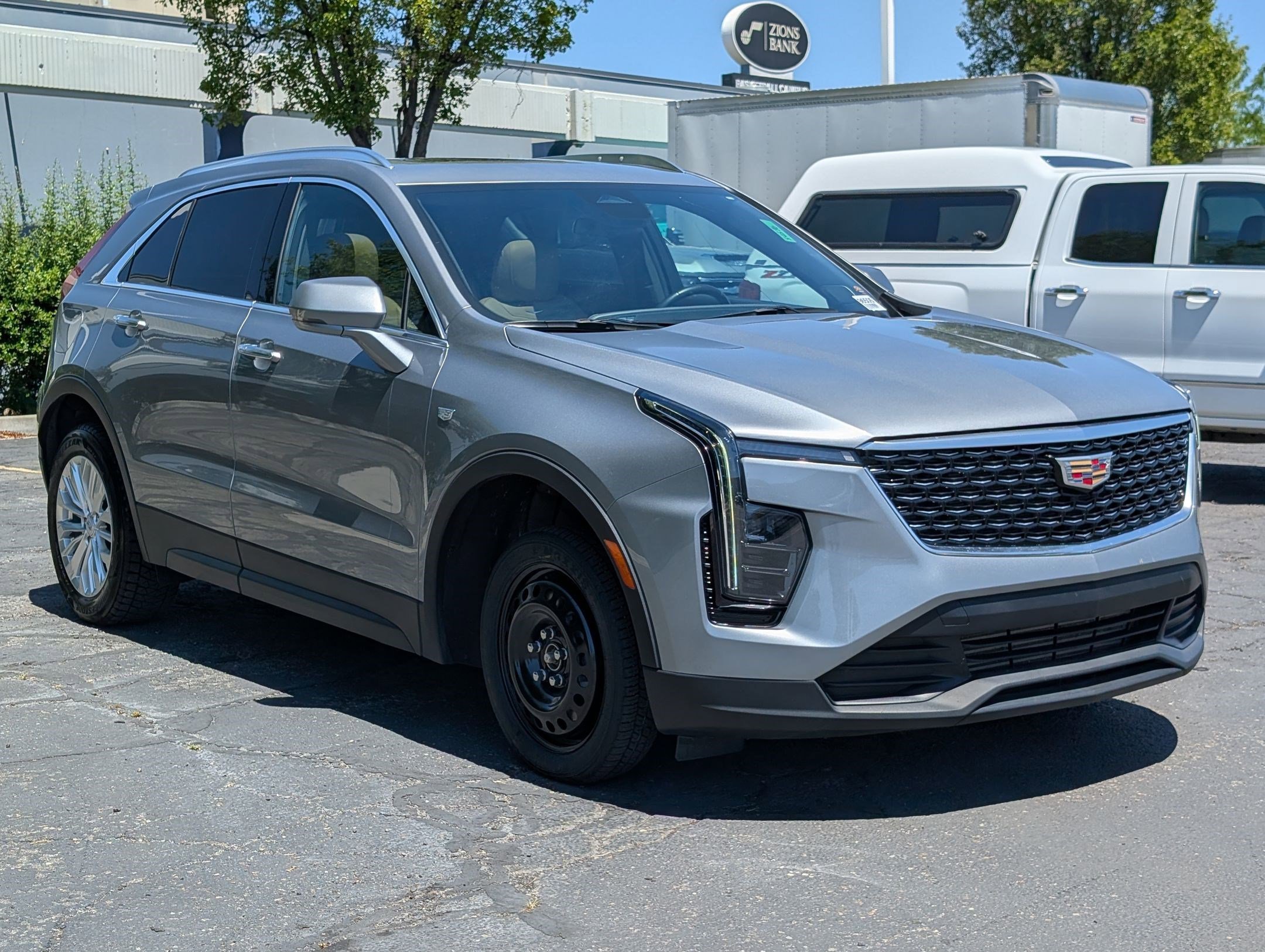 Used 2024 Argent Silver Metallic Cadillac Luxury image 7