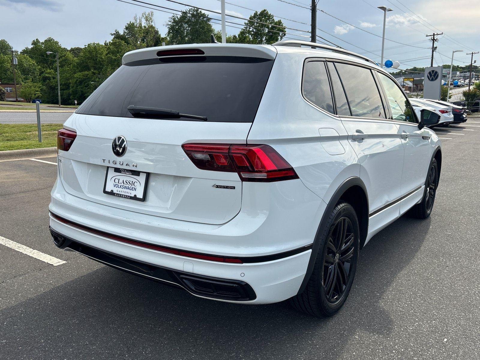 Used 2022 Pure White Volkswagen SE R-Line Black image 5