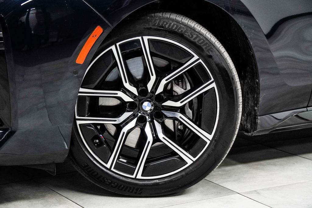 Used 2025 Black BMW 740i xDrive image 3