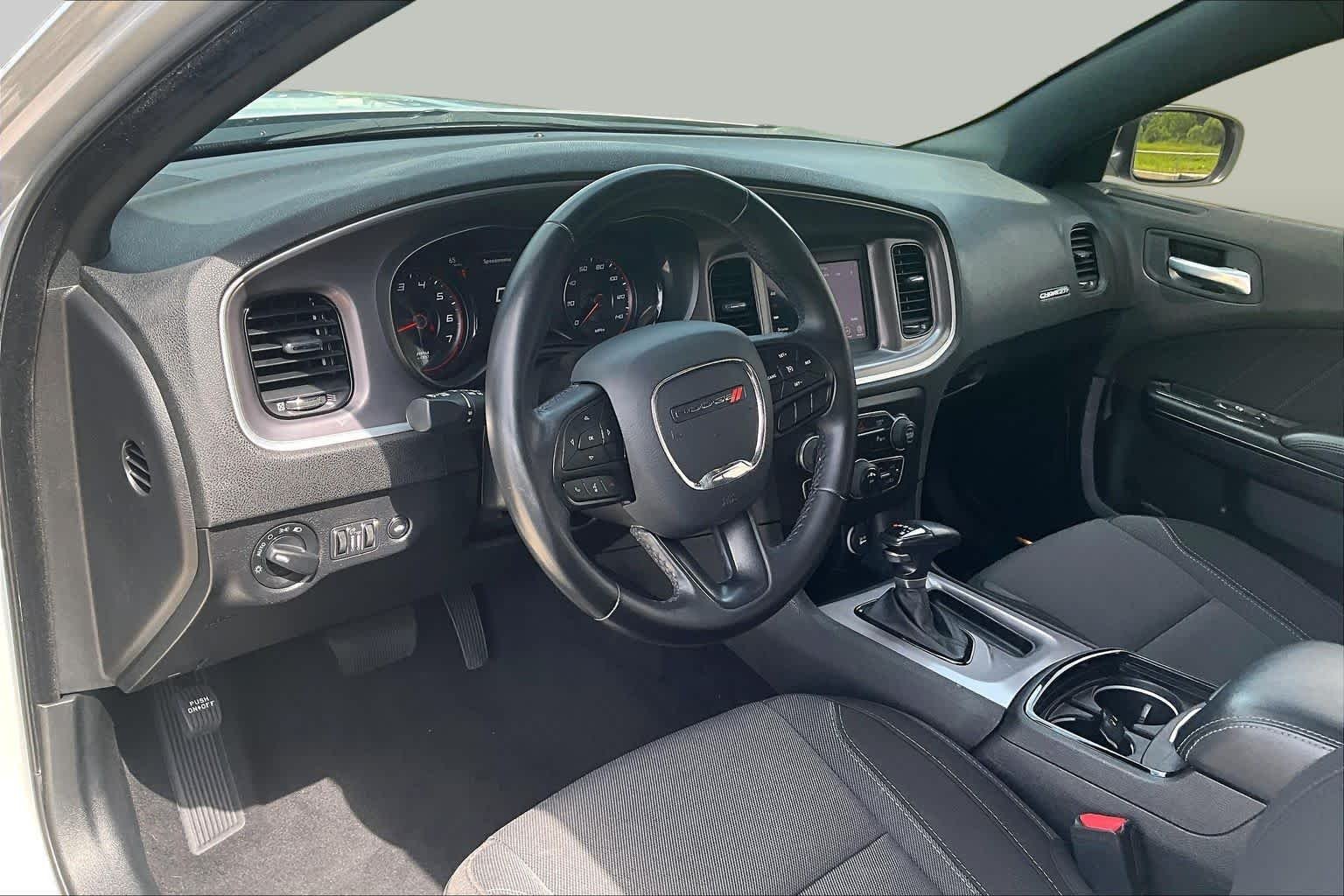 Used 2022 Triple Nickel Clearcoat Dodge SXT image 17