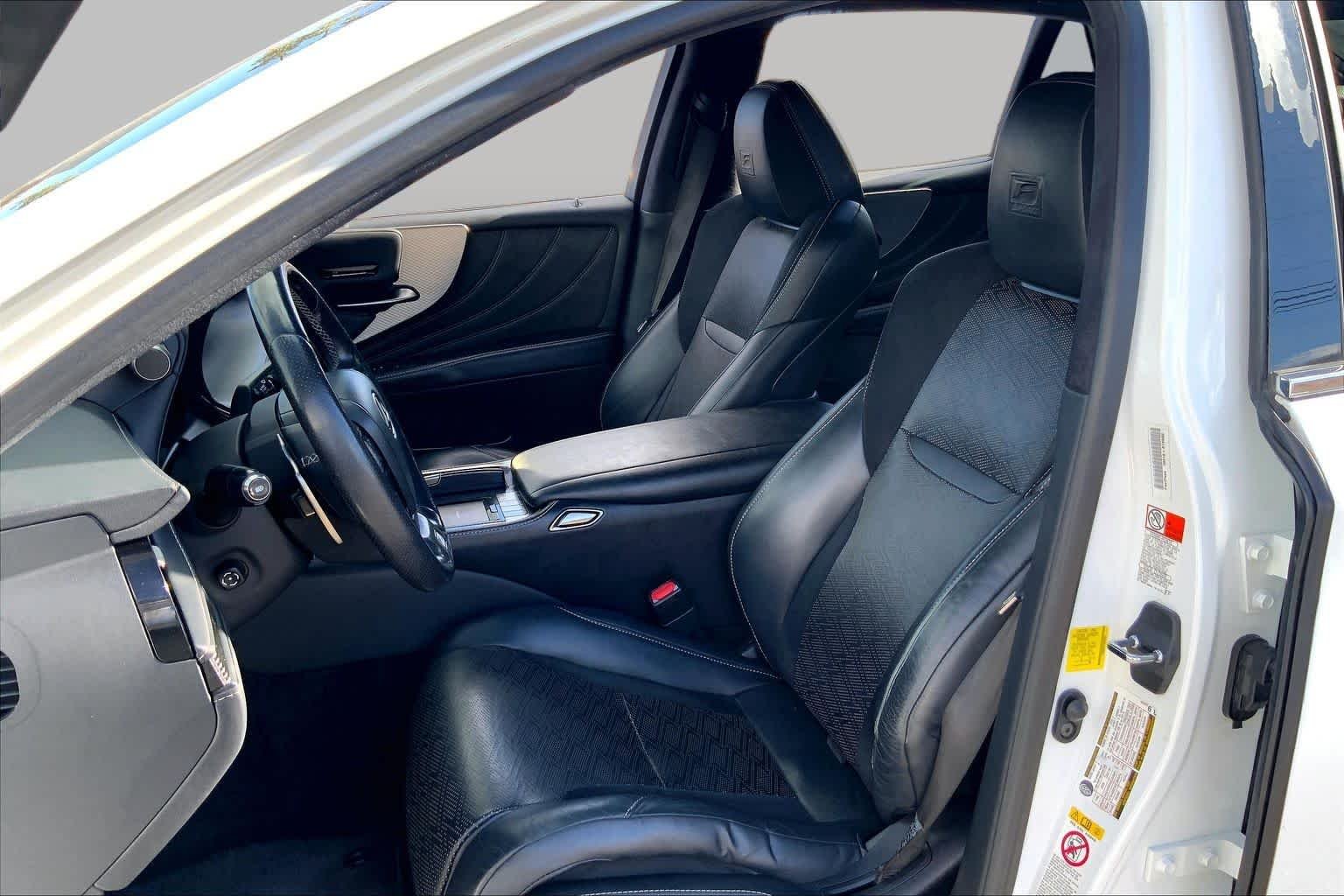Used 2018 Ultra White Lexus  image 7