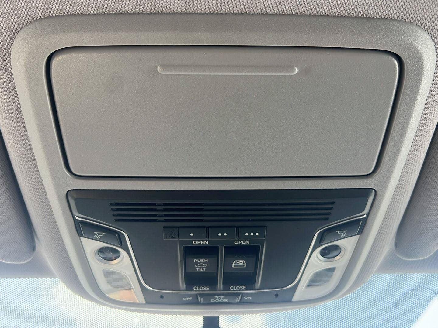 Used 2019 Modern Steel Metallic Honda RTL image 16