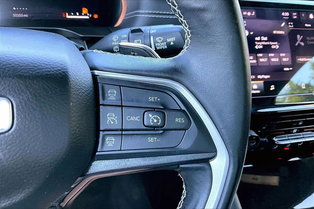 Used 2021 Gray Jeep Altitude image 29