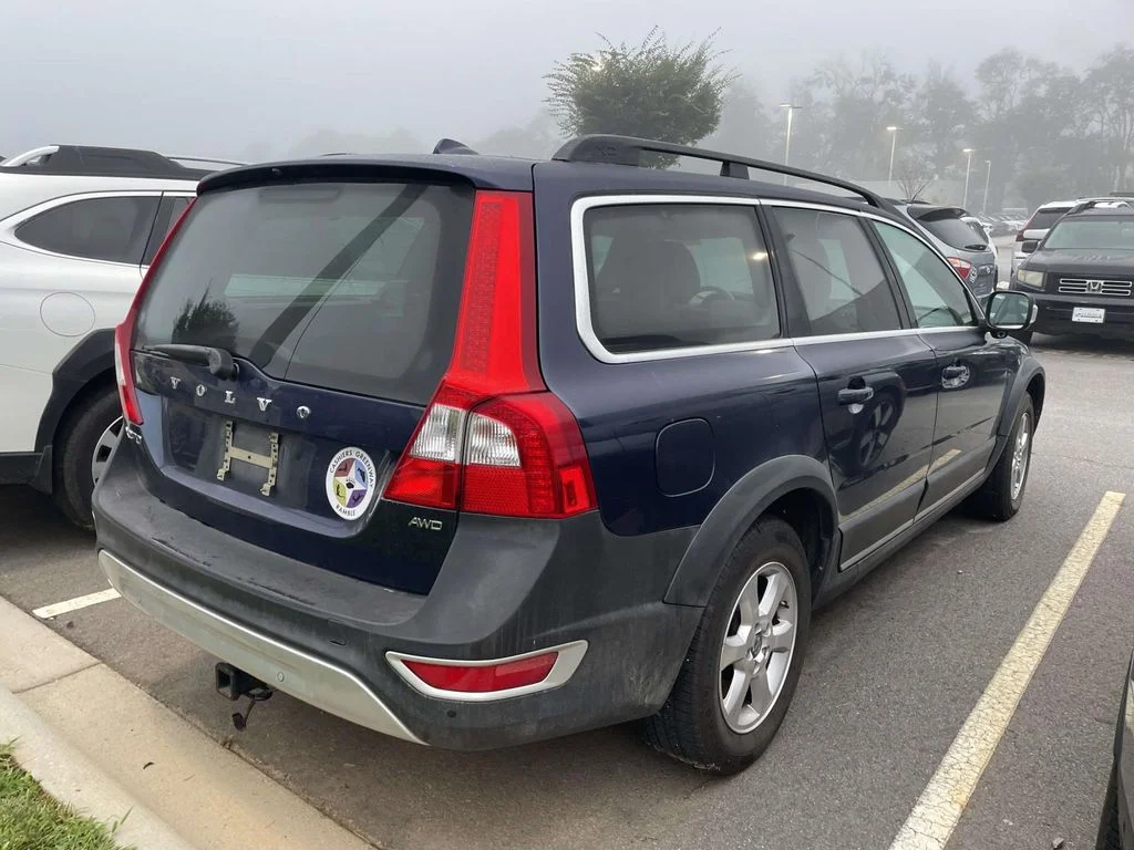 Used 2012 Caspian Blue Metallic Volvo 3.2L Premier Plus image 4