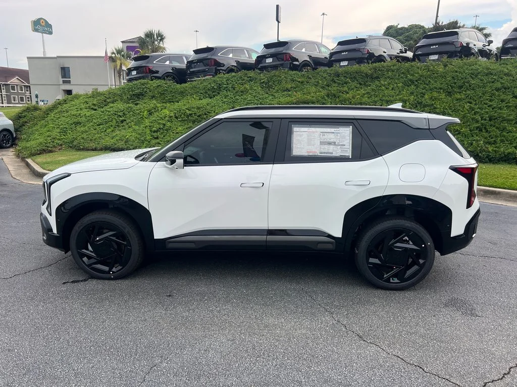 New 2027 White Kia X-Line SX image 4