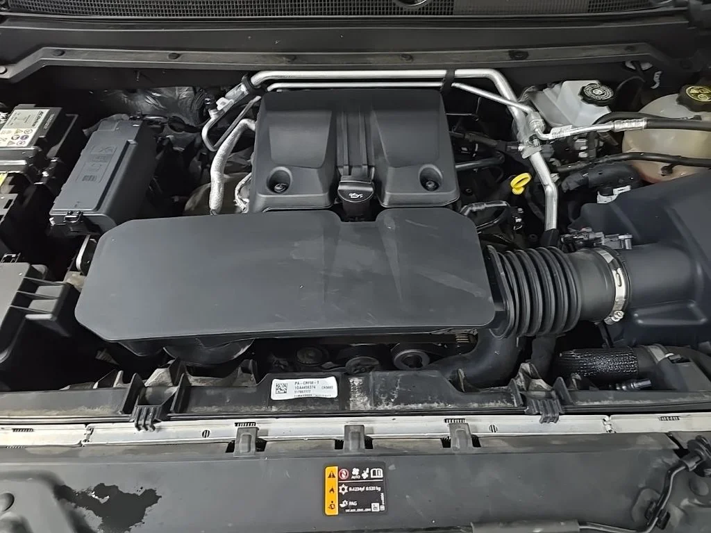 Used 2023 Black Chevrolet Z71 image 15