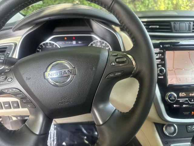 Used 2022 Gray Nissan Platinum image 18