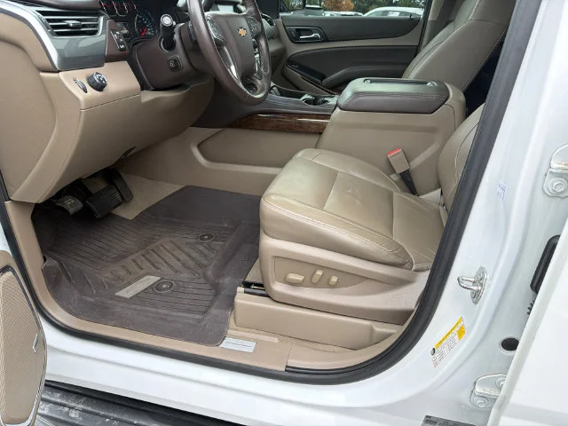 Used 2020 SUMMIT WHITE Chevrolet LT image 9