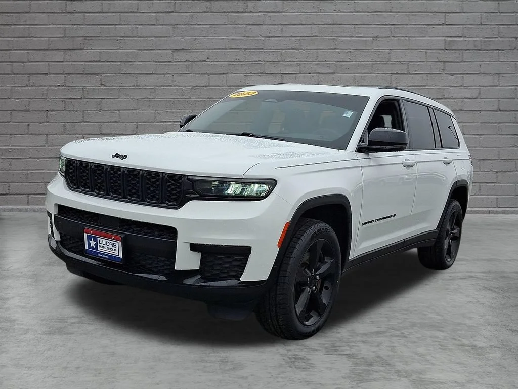 Used 2023 Bright White Clearcoat Jeep Altitude image 5