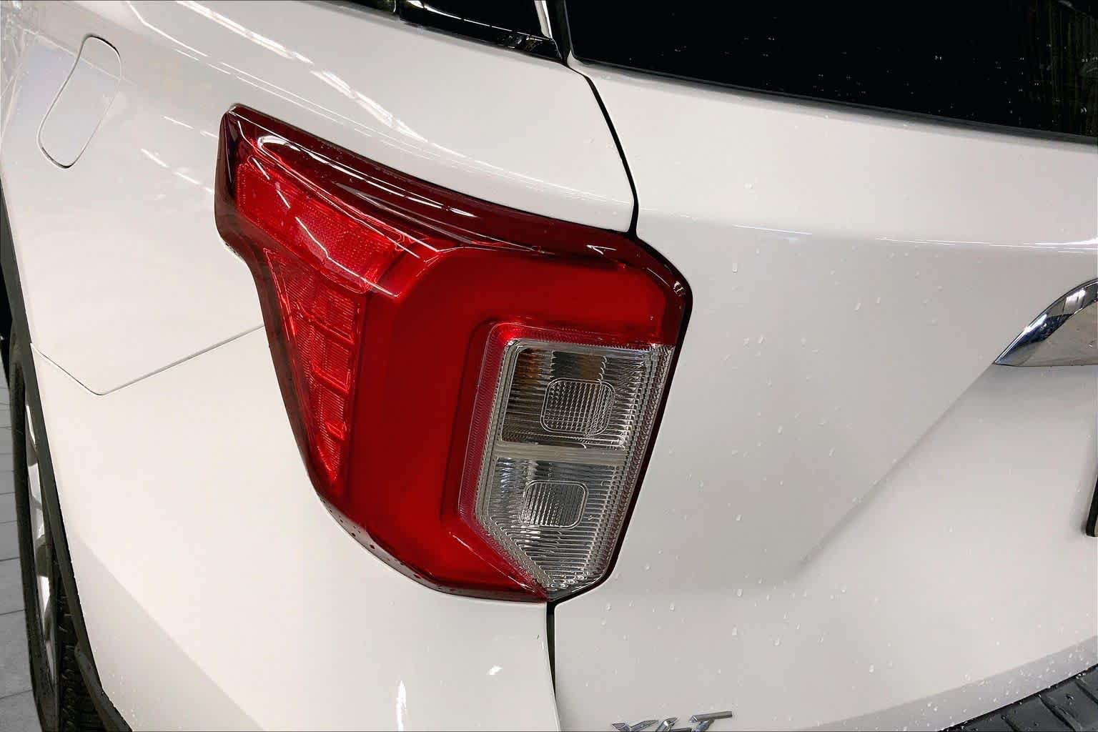 Used 2023 Star White Metallic Tri-Coat Ford XLT image 28