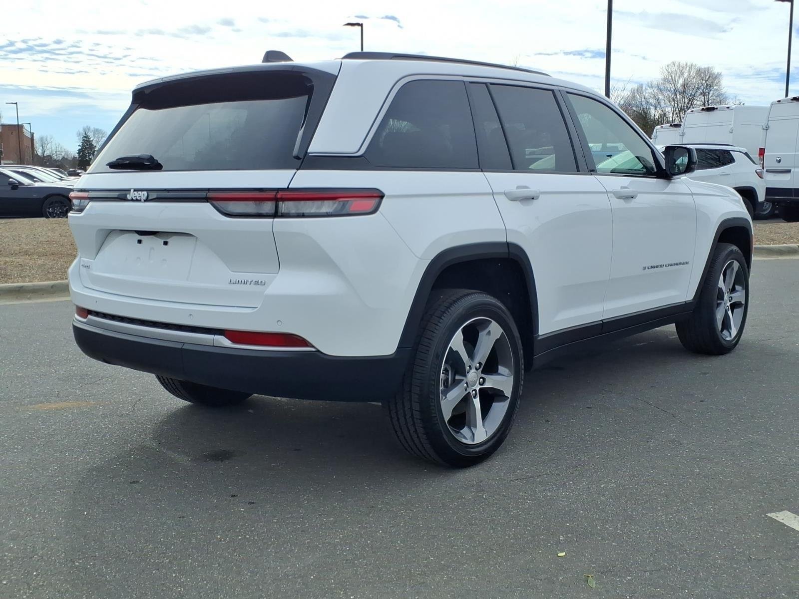 New 2026 Bright White Clearcoat Jeep Limited image 2