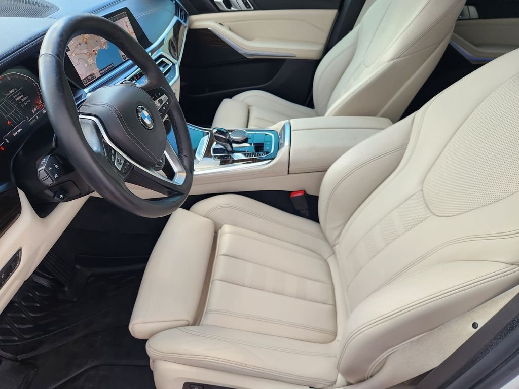 Used 2019 White Metallic BMW xDrive40i image 13