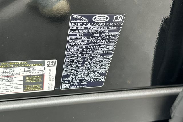 New 2026 Santorini Black Land Rover SE image 27