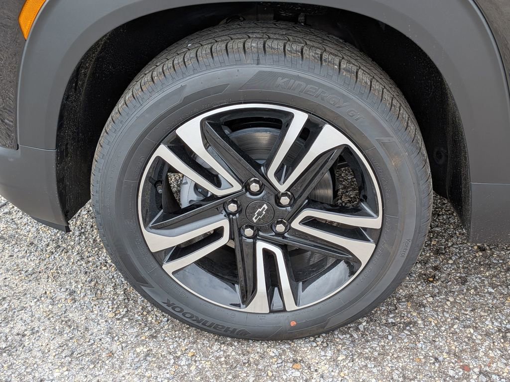 New 2026 Mosaic Black Metallic Chevrolet LT image 12