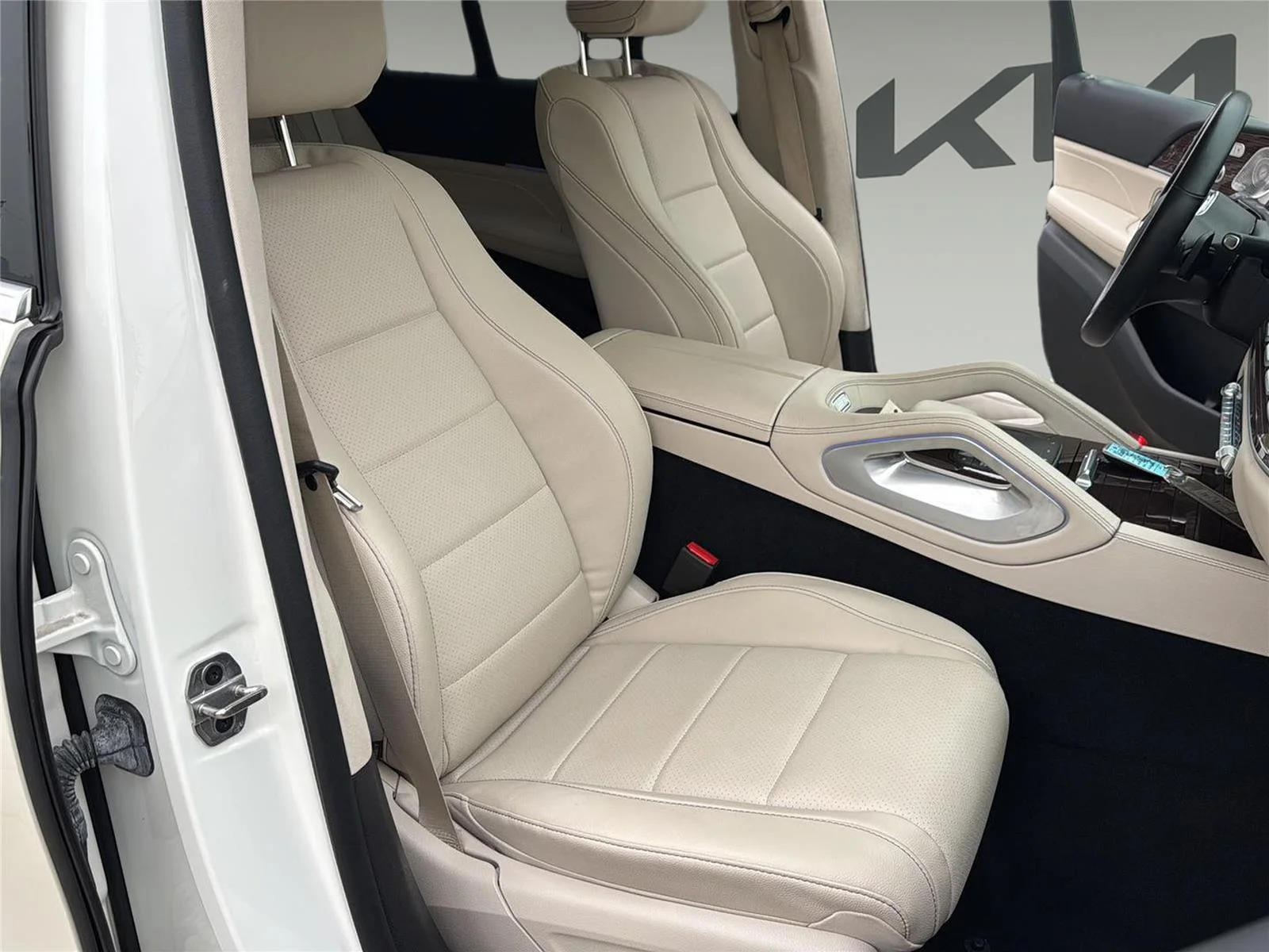 Used 2023 Polar White Mercedes-Benz GLE 450 image 33