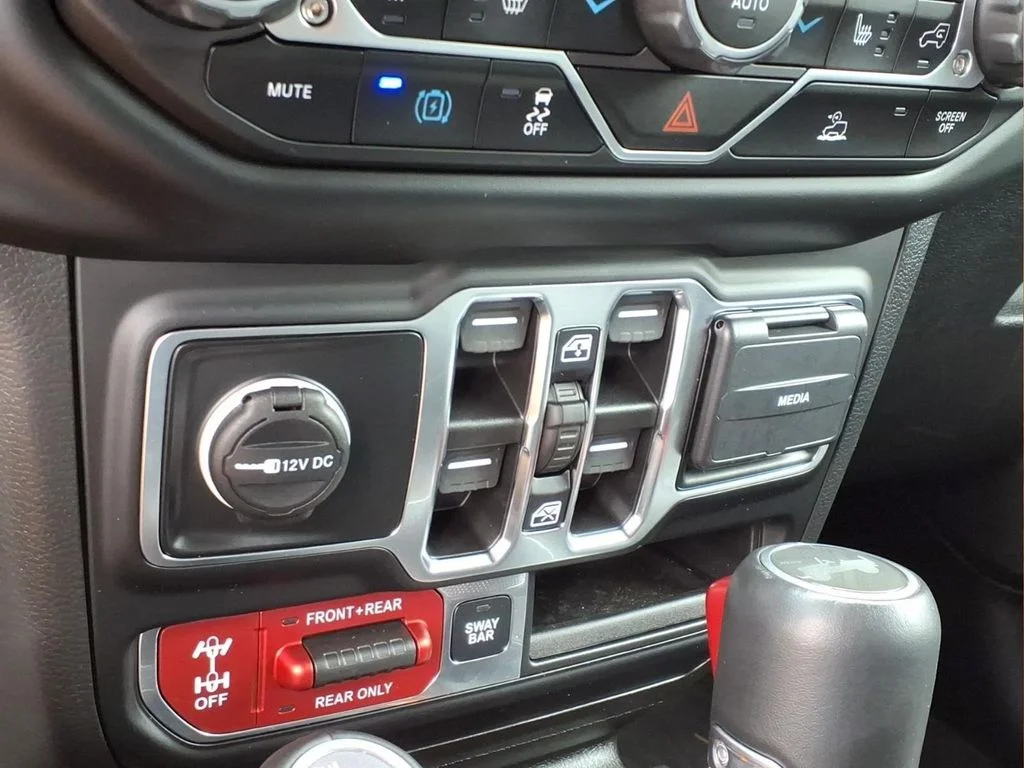 Used 2023 Silver Jeep Rubicon 4xe image 9