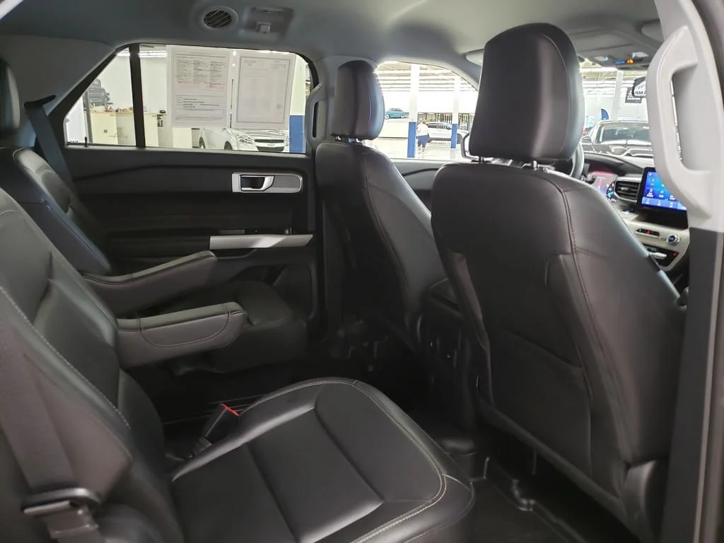 Certified Used 2024 Black Metallic Ford XLT image 18