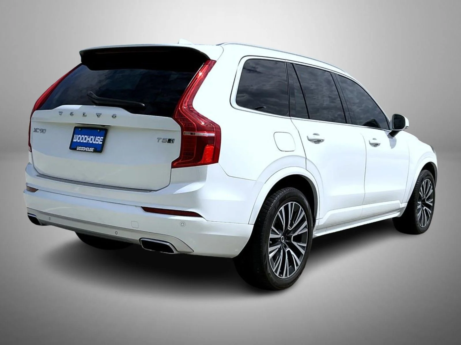 Used 2020 White Volvo T5 Momentum image 5