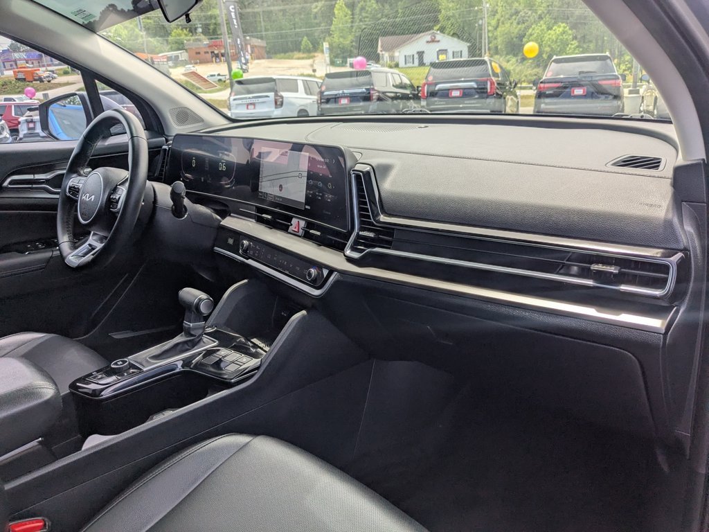 Used 2025 Everlasting Silver Kia EX image 29