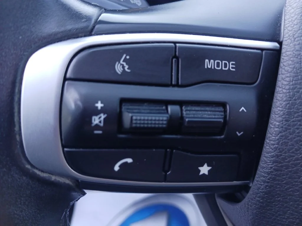 Used 2023 Blue Kia SX image 31