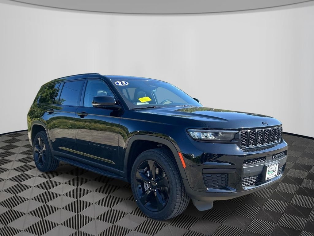 Used 2023 Black Jeep Altitude image 7